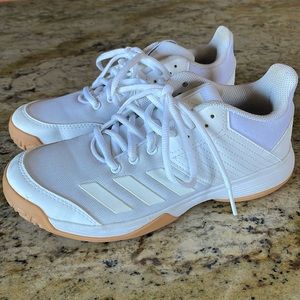 Youth volleyball shoes